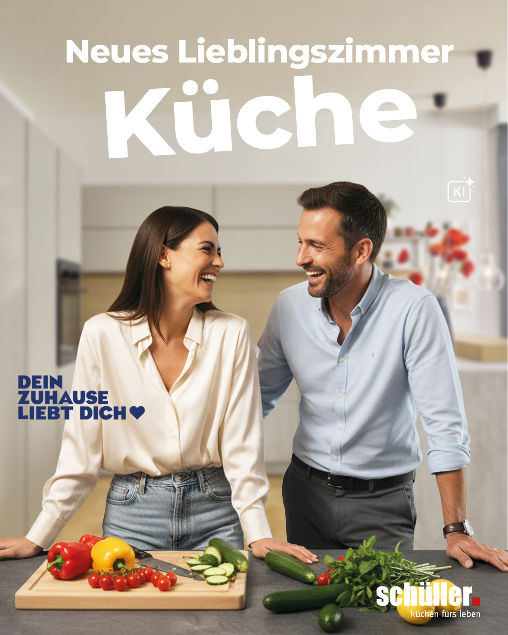 Lächelndes Paar in moderner Küche mit frischem Gemüse auf einem Holzbrett, betont die Freude am Kochen und Zuhause.